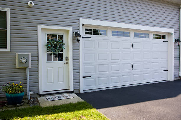24/7 Emergency Garage Door Panel Replacement experts in Foscoe, NC